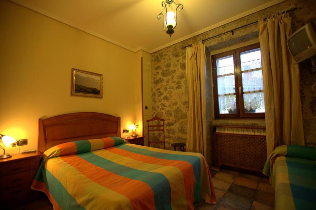 Hostal Rural Elosta Lekunberri Bagian luar foto