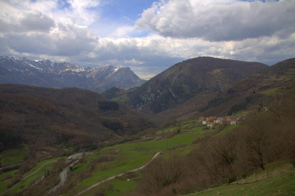 Hostal Rural Elosta Lekunberri Bagian luar foto