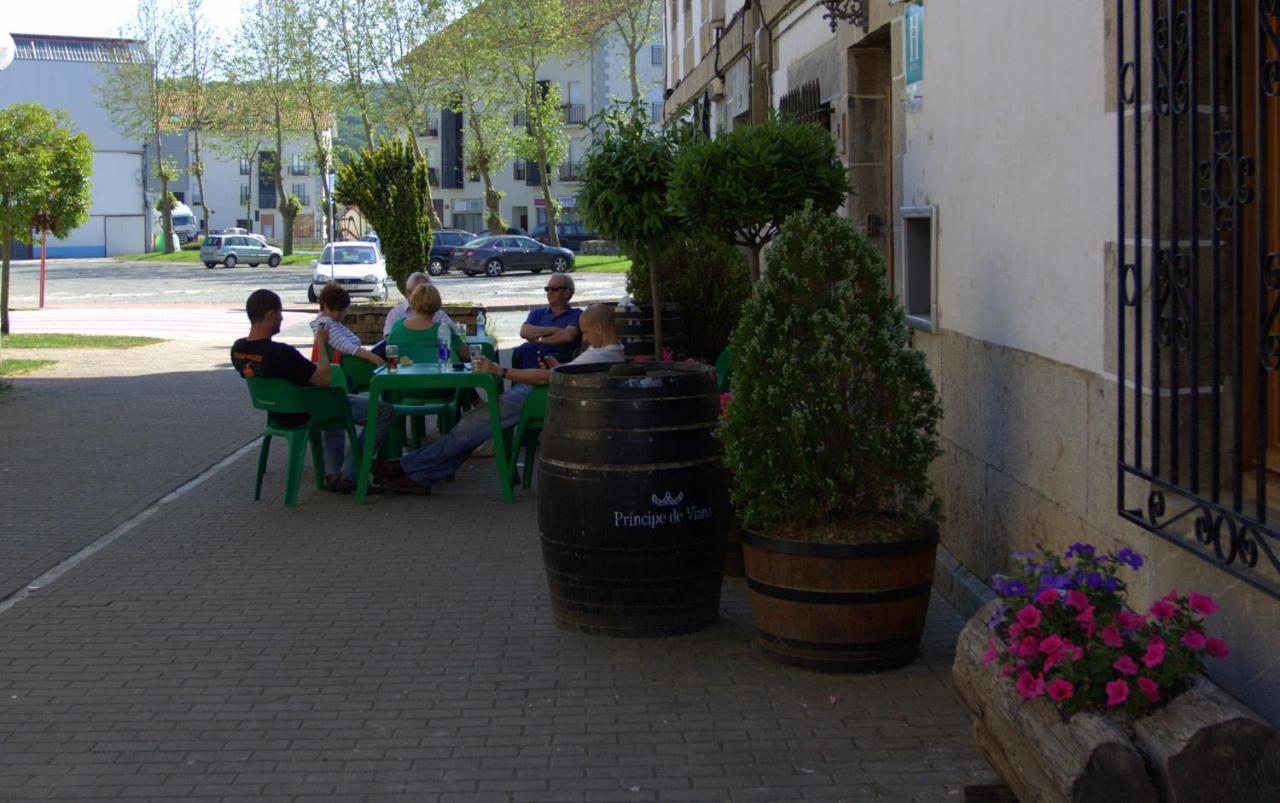 Hostal Rural Elosta Lekunberri Bagian luar foto